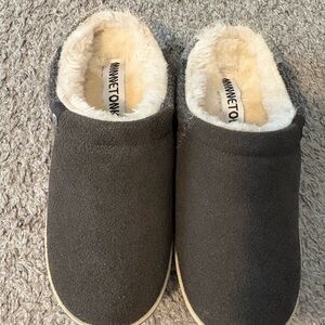 Minnetonka Charcoal Slip-On Fleece-Lined Mules